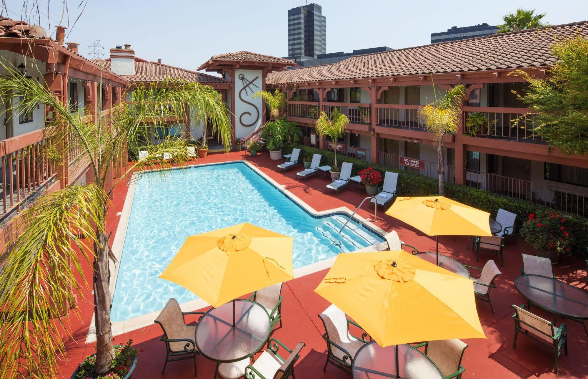 Campbell Inn Hotel Luaran gambar